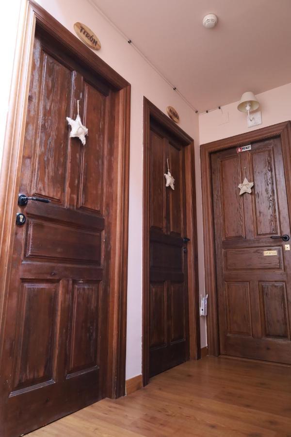 Naquela Castroviejo Guest House Exterior photo